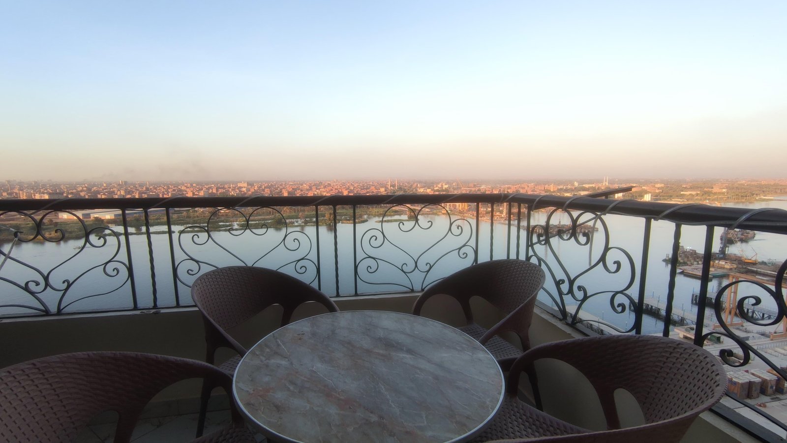 شقة - للايجار - مفروش - المعادي ع النيل