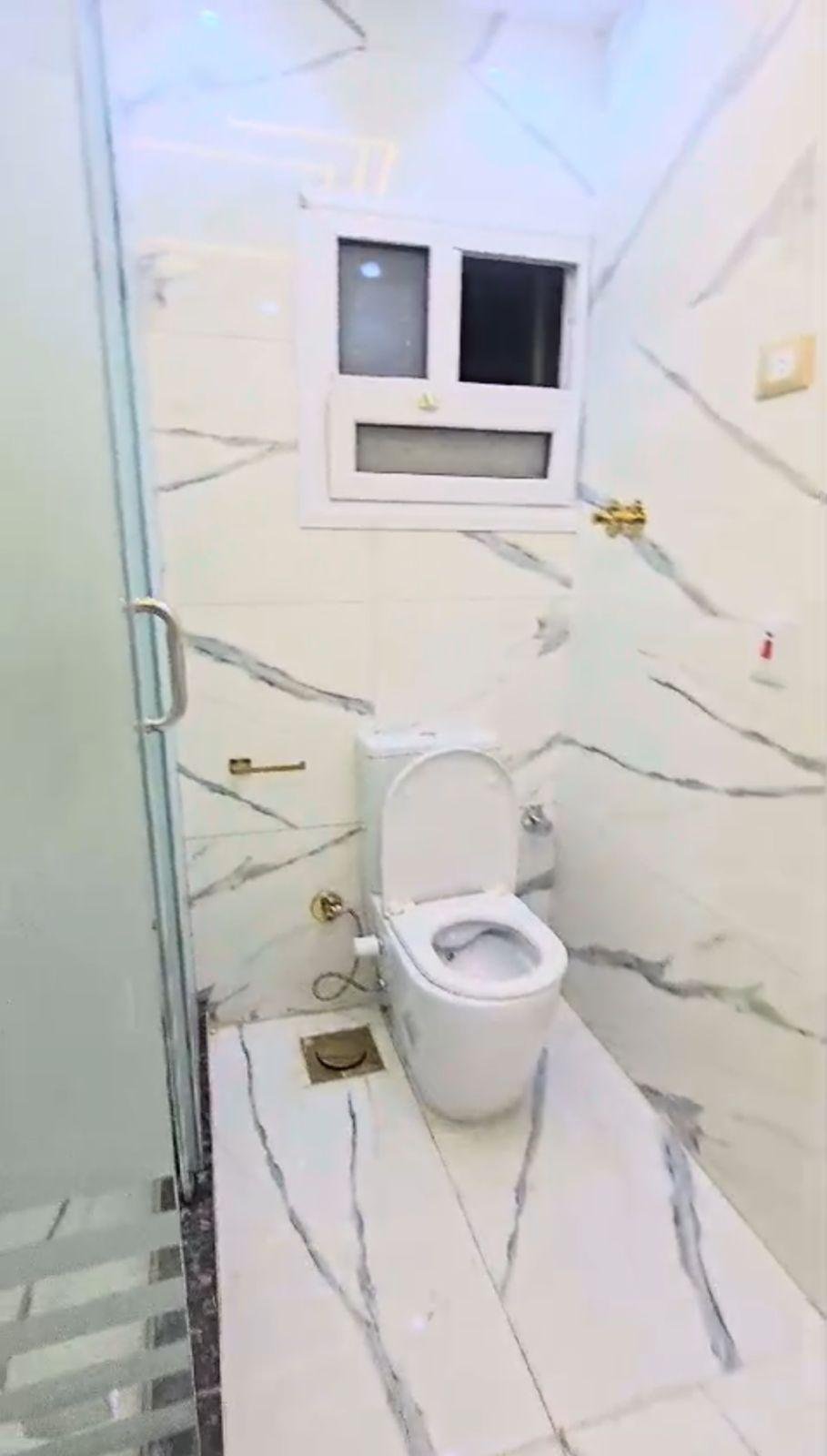 شقة - للبيع - غير مفروش - بين الفيصل و الهرم - شارع المساحه